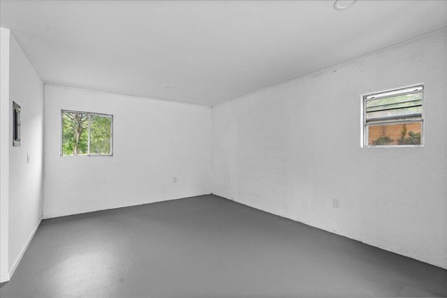 125 W Indiana Avenue, Whitwell, TN 37397