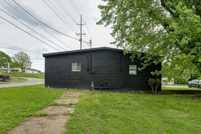 125 W Indiana Avenue, Whitwell, TN 37397