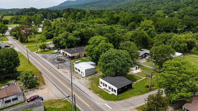 125 W Indiana Avenue, Whitwell, TN 37397