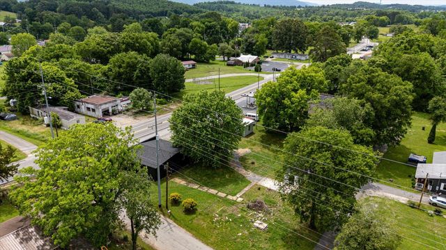 125 W Indiana Avenue, Whitwell, TN 37397