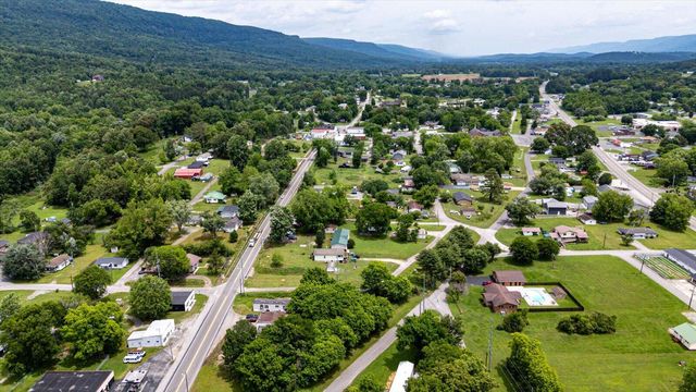 125 W Indiana Avenue, Whitwell, TN 37397