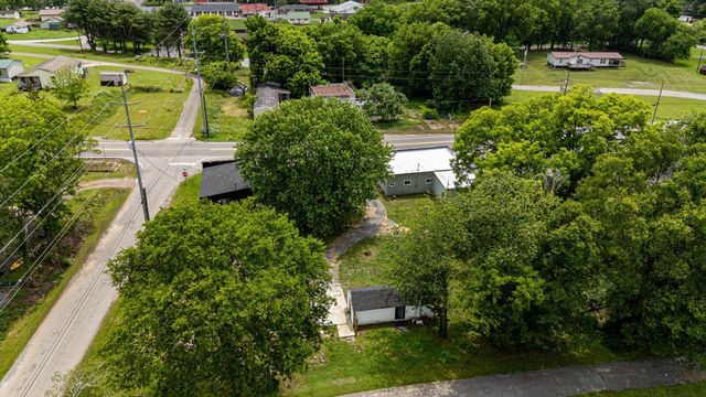 125 W Indiana Avenue, Whitwell, TN 37397