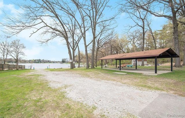 6579 Balmoral Terrace, Independence Charter Township, MI 48346