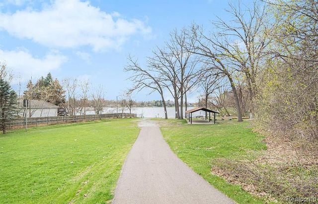 6579 Balmoral Terrace, Independence Charter Township, MI 48346