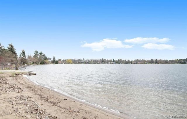 6579 Balmoral Terrace, Independence Charter Township, MI 48346