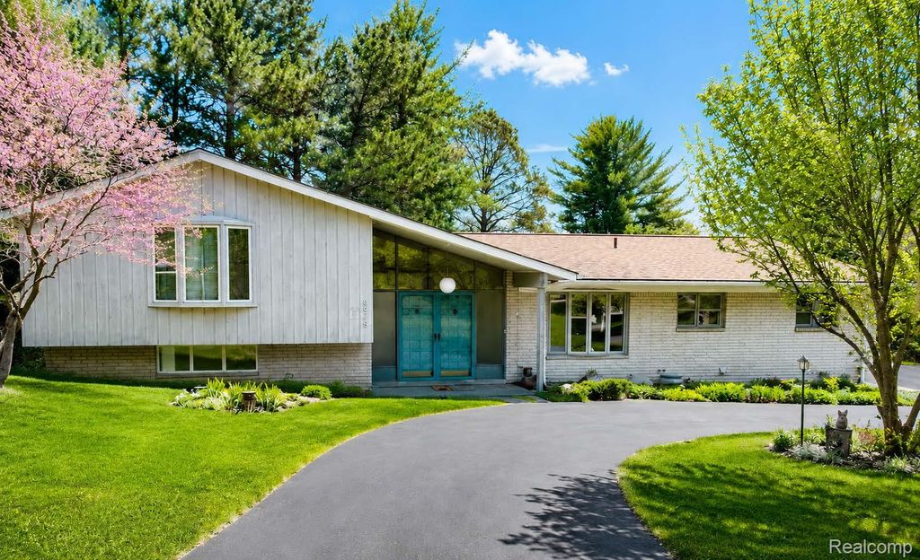 6579 Balmoral Terrace, Independence Charter Township, MI 48346
