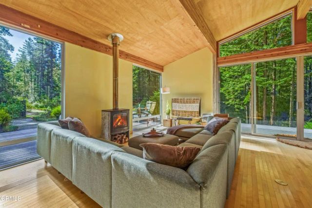 4401 Cameron Road, Elk, CA 95432