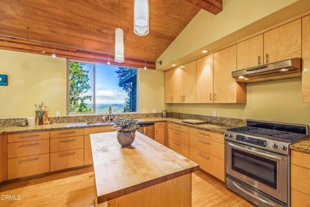 4401 Cameron Road, Elk, CA 95432