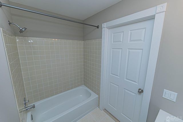 142 Darwin Lane, North Brunswick, NJ 08902