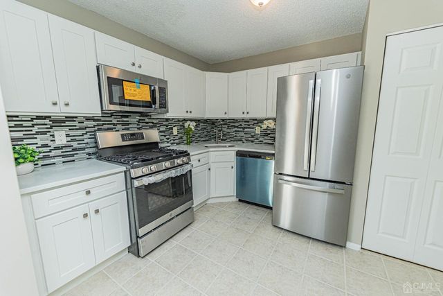 142 Darwin Lane, North Brunswick, NJ 08902