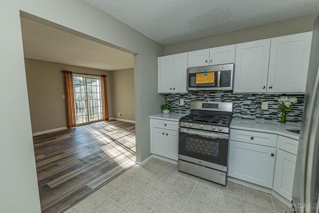 142 Darwin Lane, North Brunswick, NJ 08902