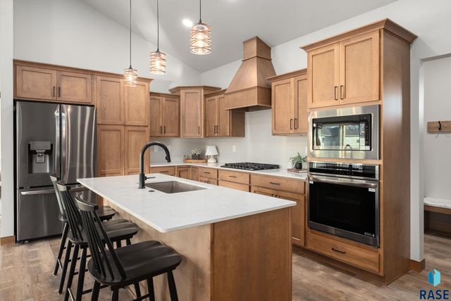 2305 S Red Oak Ave Avenue, Sioux Falls, SD 57110