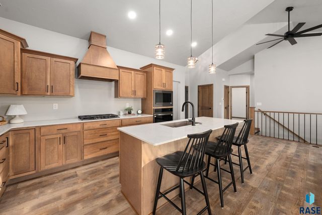 2305 S Red Oak Ave Avenue, Sioux Falls, SD 57110