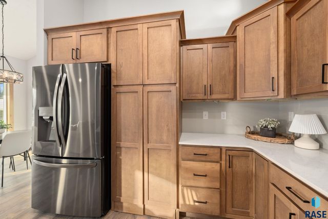 2305 S Red Oak Ave Avenue, Sioux Falls, SD 57110