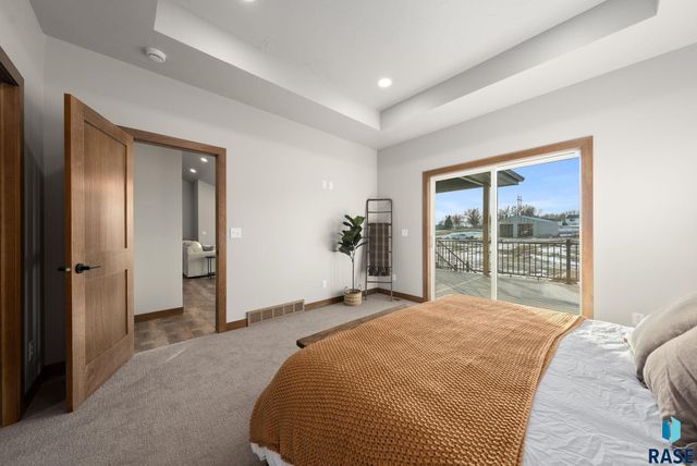 2305 S Red Oak Ave Avenue, Sioux Falls, SD 57110