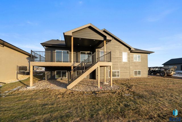 2305 S Red Oak Ave Avenue, Sioux Falls, SD 57110