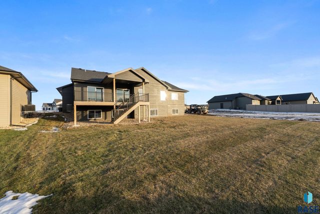 2305 S Red Oak Ave Avenue, Sioux Falls, SD 57110