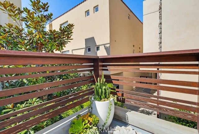 6713 E Ocean, Long Beach, CA 90803