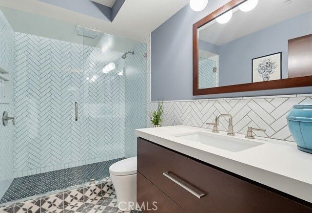 6713 E Ocean, Long Beach, CA 90803