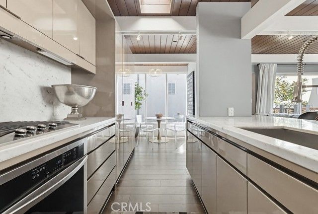 6713 E Ocean, Long Beach, CA 90803