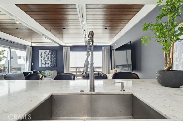 6713 E Ocean, Long Beach, CA 90803