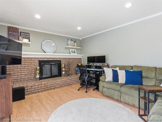 5920 Montgomery Drive, Utica, MI 48316