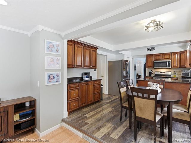 5920 Montgomery Drive, Utica, MI 48316