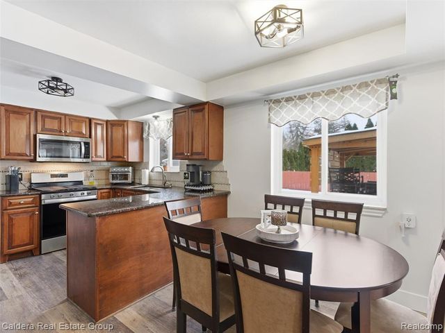 5920 Montgomery Drive, Utica, MI 48316