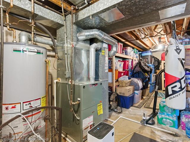 5920 Montgomery Drive, Utica, MI 48316