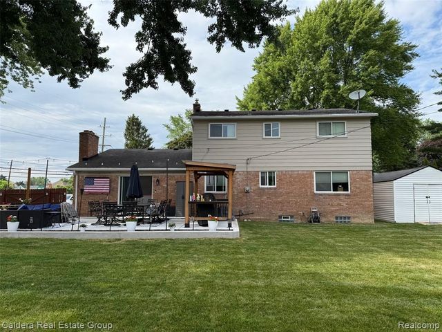 5920 Montgomery Drive, Utica, MI 48316