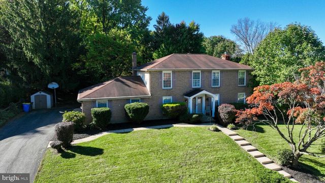 3450 BLACKFRIAR LN, York, PA 17402