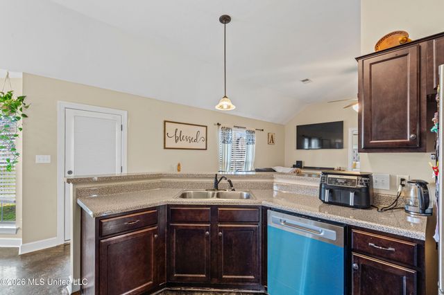 1620 Cresent Lane, Southaven, MS 38671