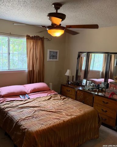 442 Solar Dr, San Antonio, TX 78227