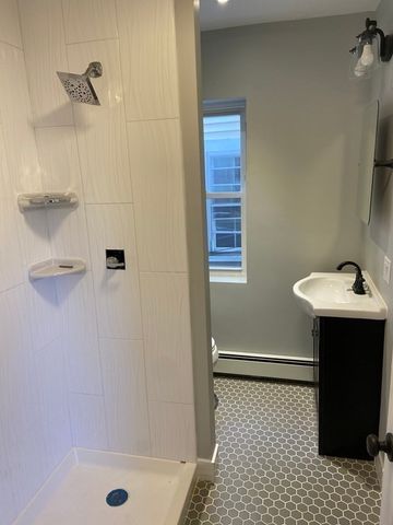 46 Court St 2, Plymouth, MA 02360
