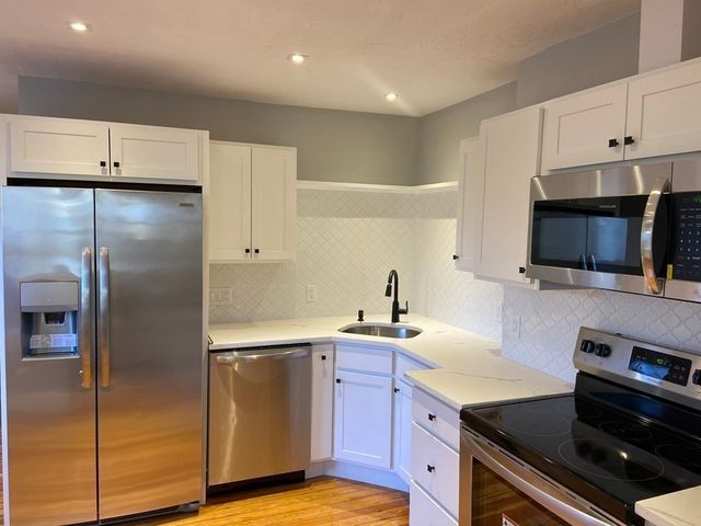 46 Court St 2, Plymouth, MA 02360