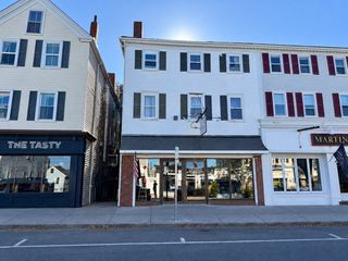 46 Court St 2, Plymouth, MA 02360