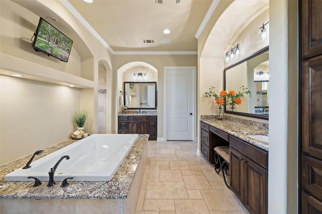 101 Hidden Hills CV, Spicewood, TX 78669