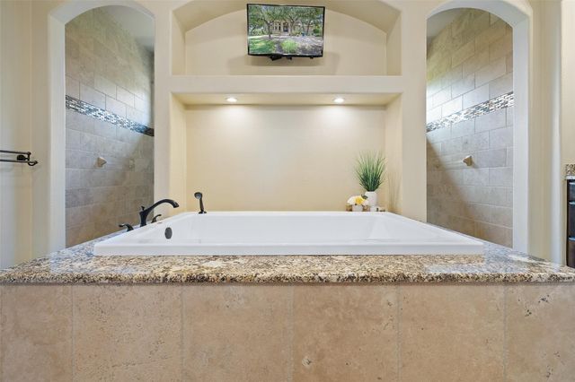 101 Hidden Hills CV, Spicewood, TX 78669