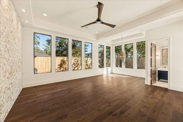 318 Knipp Road, Houston, TX 77024