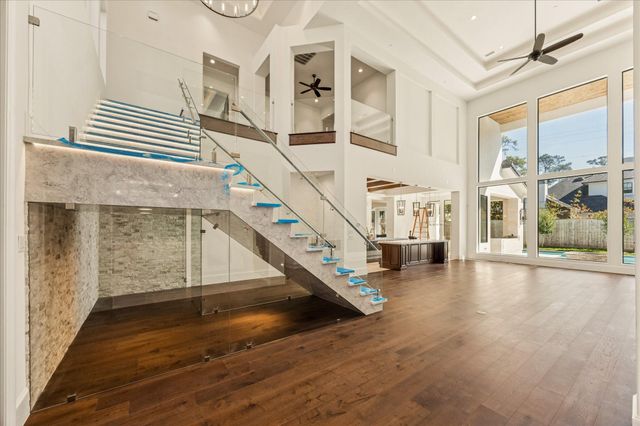 318 Knipp Road, Houston, TX 77024