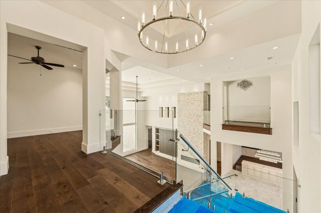 318 Knipp Road, Houston, TX 77024