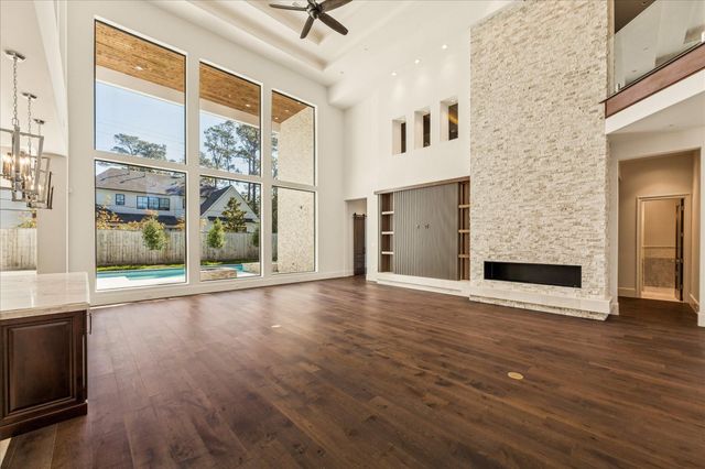 318 Knipp Road, Houston, TX 77024