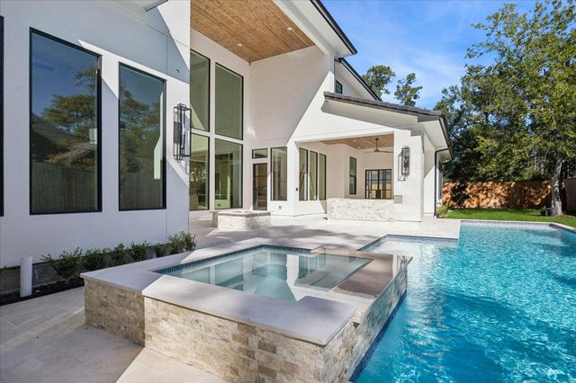 318 Knipp Road, Houston, TX 77024