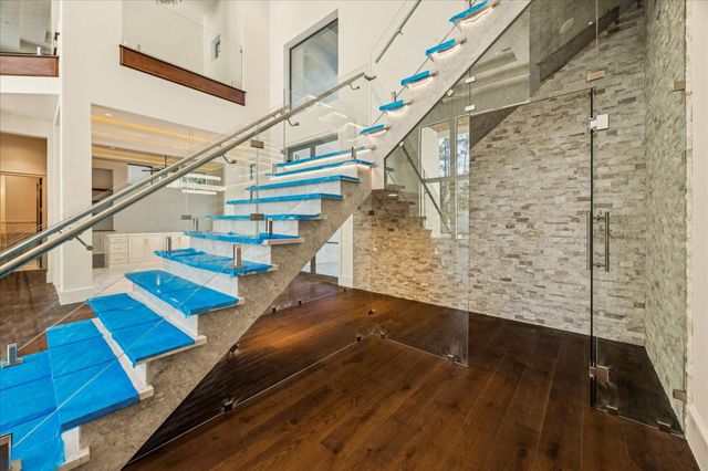 318 Knipp Road, Houston, TX 77024