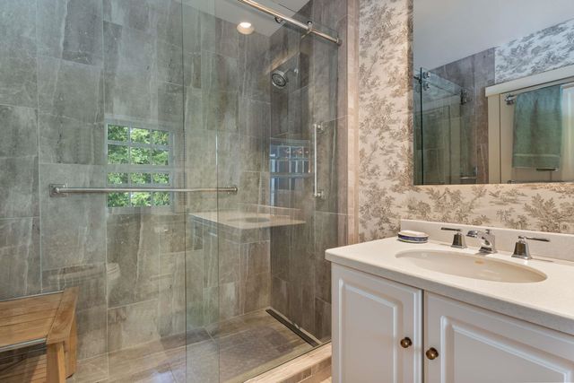 33 Rocky Lane, Ogunquit, ME 03907