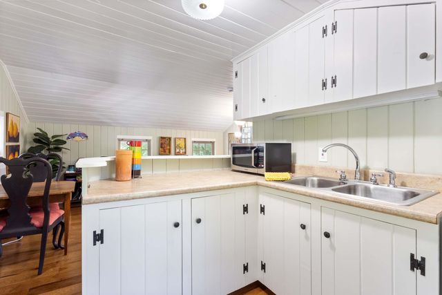 33 Rocky Lane, Ogunquit, ME 03907