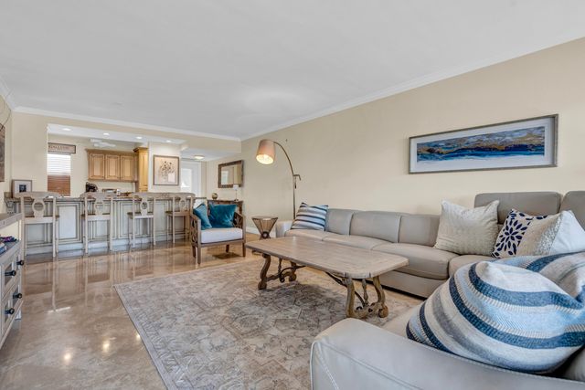3050 NE 48th Court 305, Lighthouse Point, FL 33064