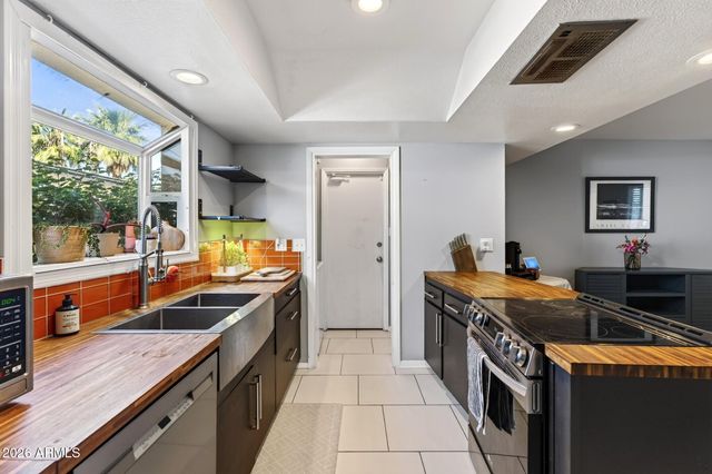 131 E RIVIERA Drive, Tempe, AZ 85282