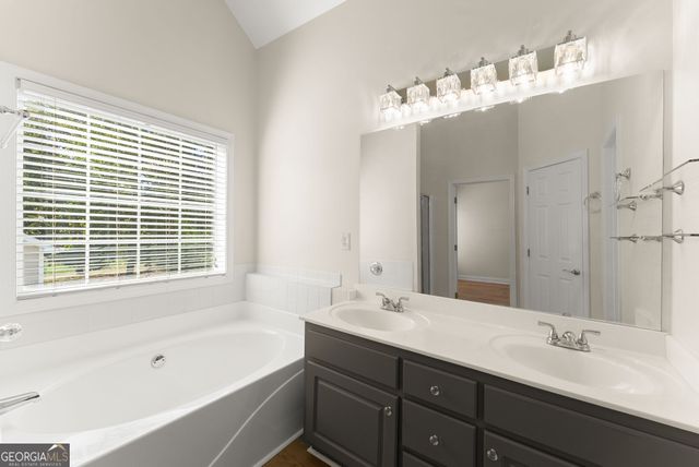27 Woods Way, Jefferson, GA 30549