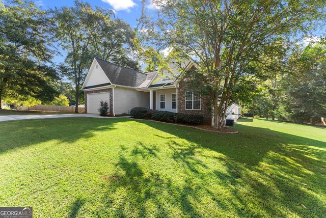 27 Woods Way, Jefferson, GA 30549